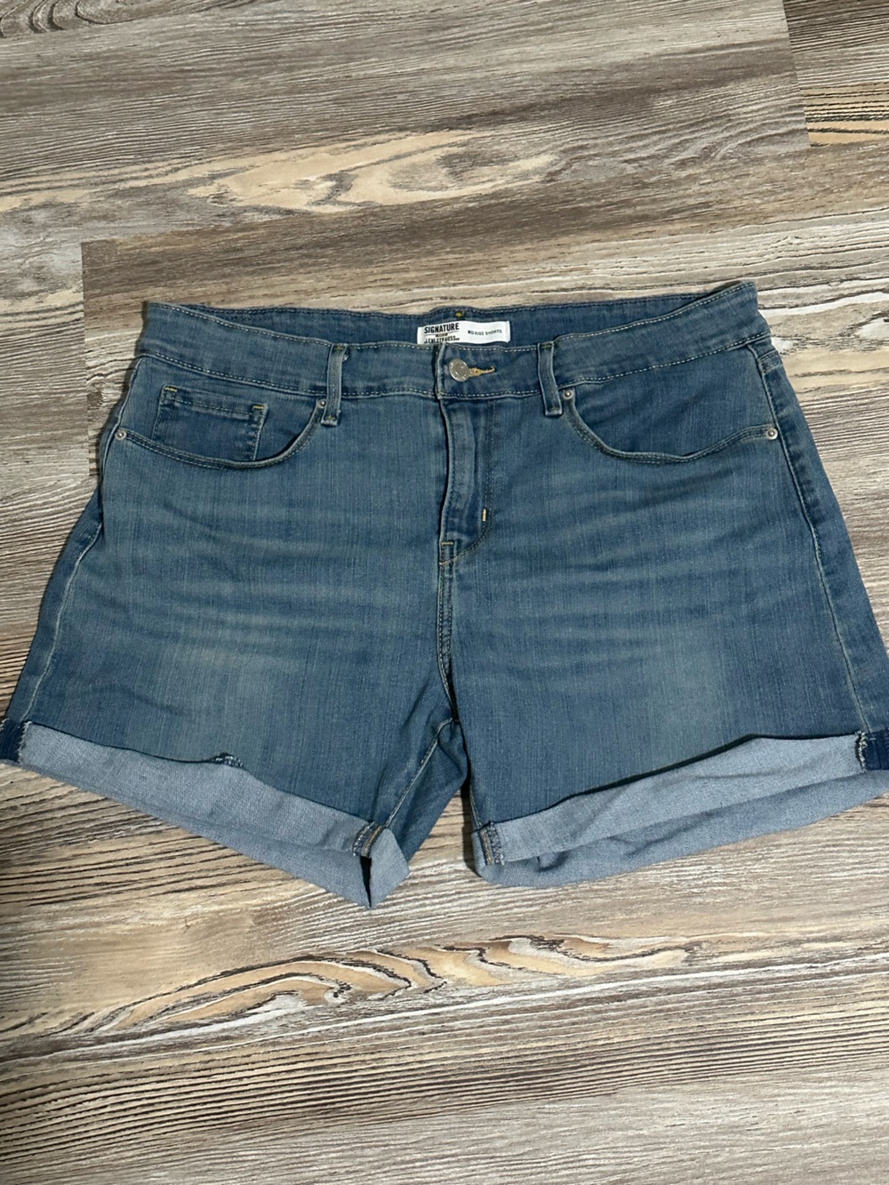 Signature by Levi Strauss Blue Denim Women’s Jean Shorts